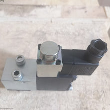 Load image into Gallery viewer, HAWE Proportional Reducing Valve PMVP4-44/G24 PMVP4-43/G24 PMVP4-42/G24 PMVP4-41/G24