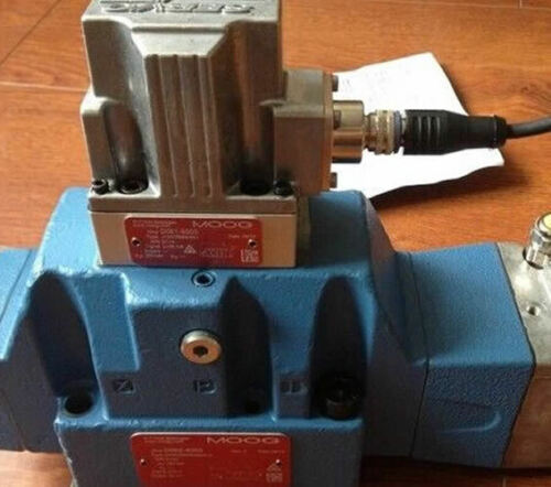 MOOG  D662-4010  NEW MOOG  Proportional servo VALVE   D02HABF6VSX-A