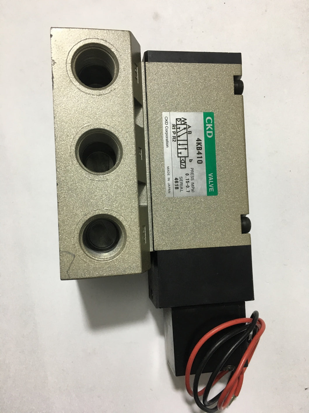 CKD solenoid valve 4KB419-00-LS/LK/4KB410-M1 original AC220DC24AC1